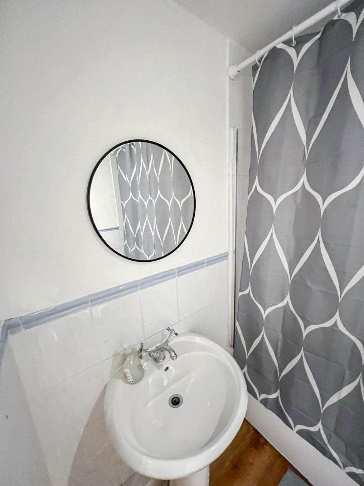 Cosy 1 Bedroom In Kensington, Shepherds Bush Londra