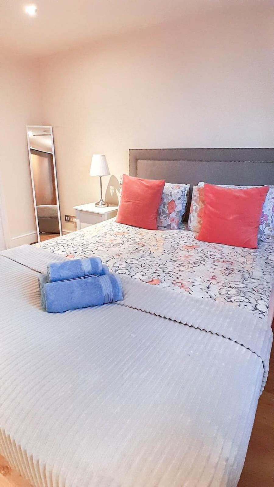 Cosy 1 Bedroom In Kensington, Shepherds Bush Appartamento